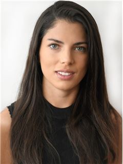 Claudia Vaca - RE/MAX Cabo Sanctuary