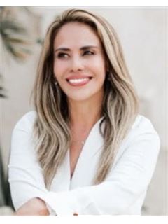 Gabriela  de La Rosa - RE/MAX Cabo Sanctuary