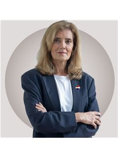 NAYELI  CARDENAS CAVERO - RE/MAX SI