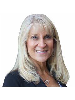 Carole J. McMahon - RE/MAX Marketplace