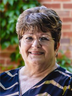 Associate - Adri Ras - RE/MAX Capital (Montana)