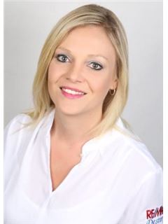 Associate - Anel van der Watt - RE/MAX Capital (Montana)