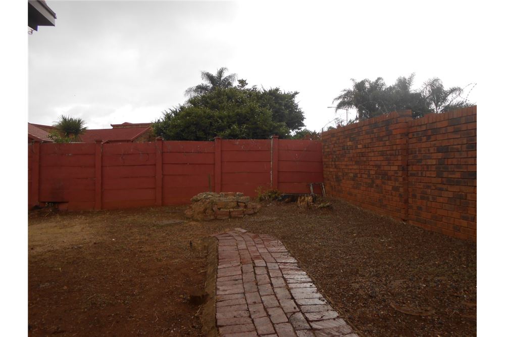 Residential - House - Garsfontein, Gauteng - South Africa - 21 - 1031414129-88