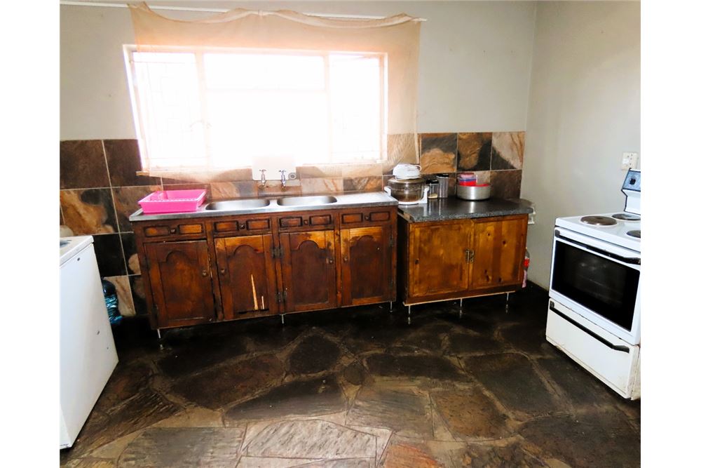 Residential - House - Eersterust, Gauteng - South Africa - 8 - 1031414016-175