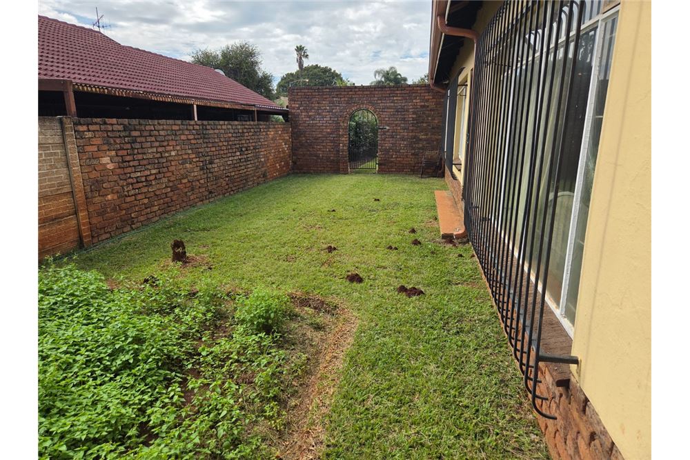 Residential - House - Theresapark, Gauteng - South Africa - 41 - 1031414013-134