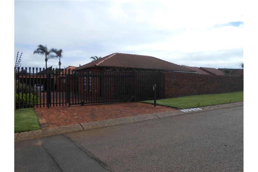 Residential - House - Garsfontein, Gauteng - South Africa - 2 - 1031414129-88