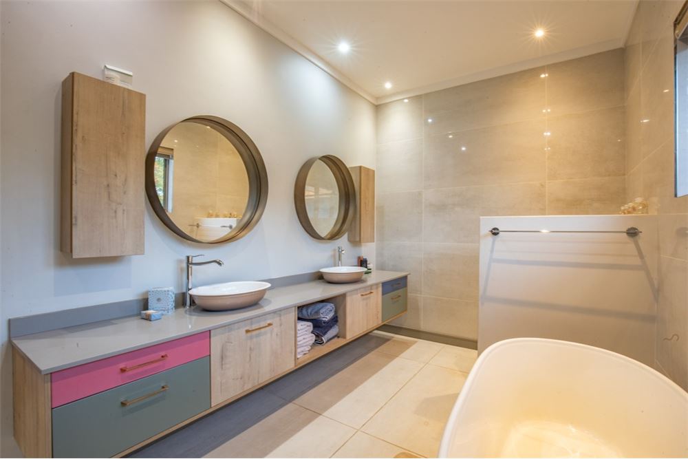 Residential - House - Waterkloof, Gauteng - South Africa - 84 - 1031414150-79