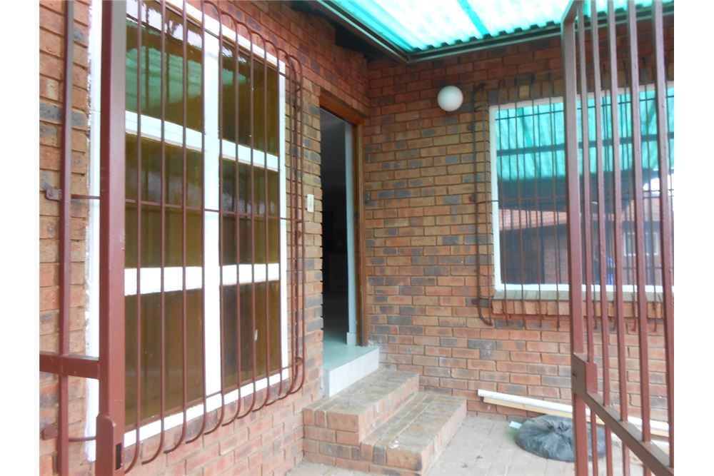 Residential - House - Garsfontein, Gauteng - South Africa - 6 - 1031414129-88