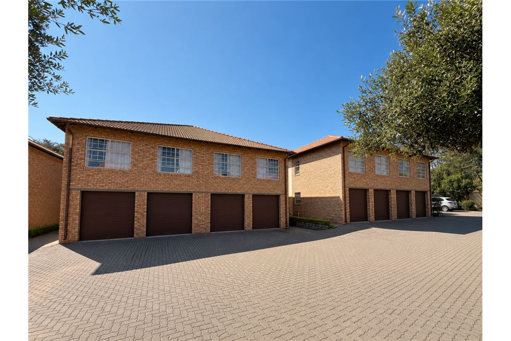 Residential - Townhouse - Oukraal Estate, Gauteng - South Africa - 2 - 1031414150-103