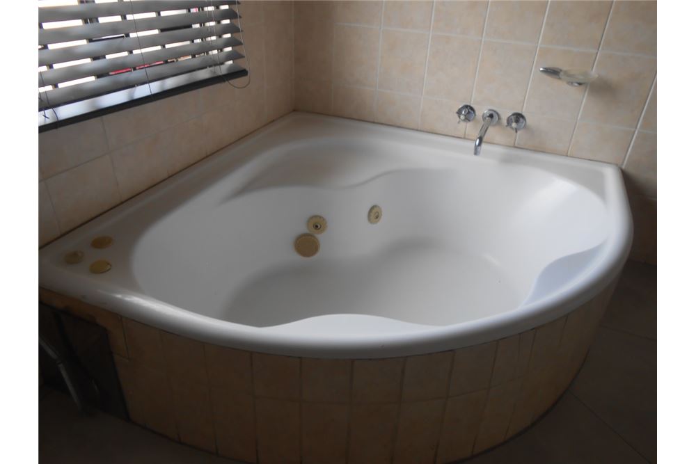 Residential - House - Eersterust, Gauteng - South Africa - 32 - 1031414129-89