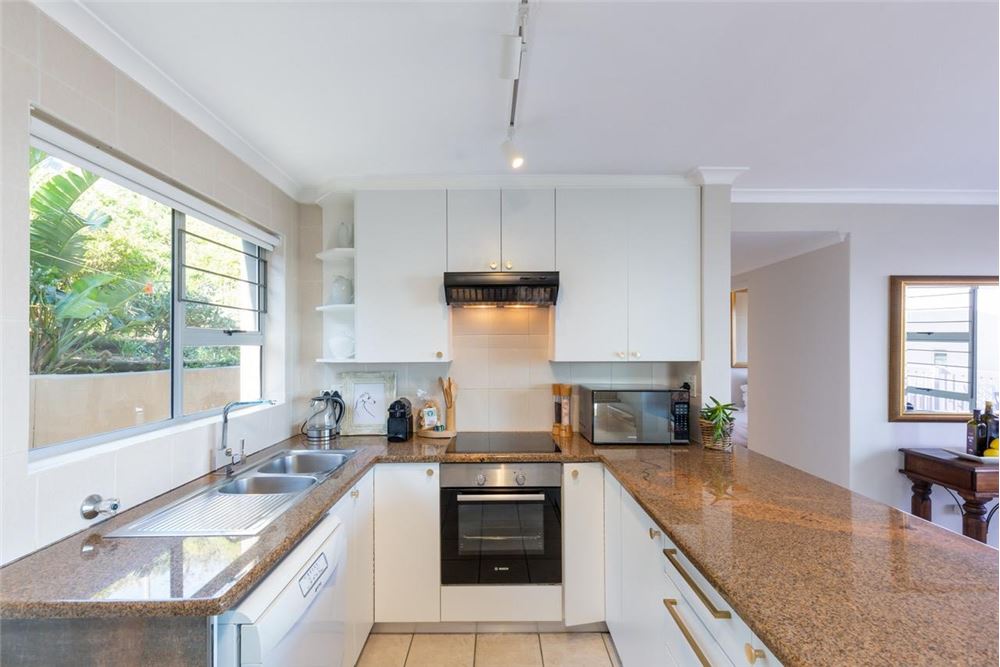 Residential - House - Camps Bay, Western Cape - South Africa - 23 - 1031426029-42