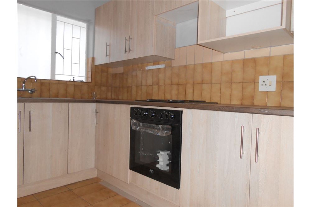 Residential - House - Garsfontein, Gauteng - South Africa - 12 - 1031414129-88