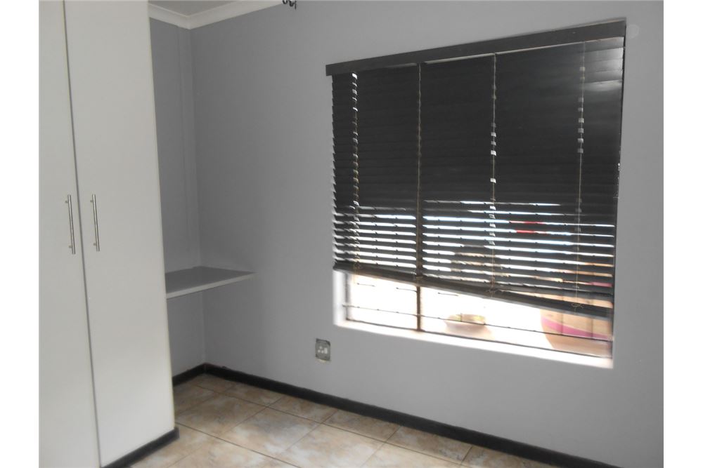 Residential - House - Eersterust, Gauteng - South Africa - 18 - 1031414129-89