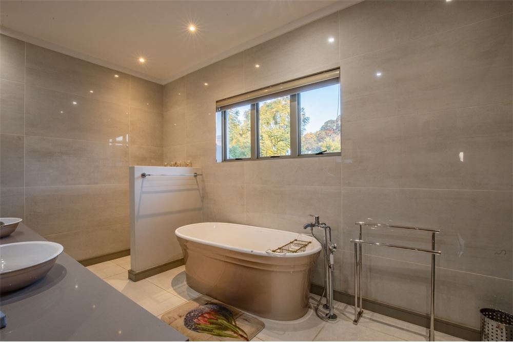 Residential - House - Waterkloof, Gauteng - South Africa - 62 - 1031414150-79