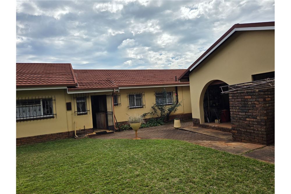 Residential - House - Theresapark, Gauteng - South Africa - 37 - 1031414013-134