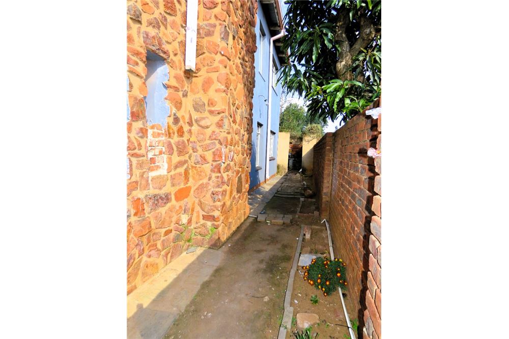 Residential - House - Eersterust, Gauteng - South Africa - 5 - 1031414016-175