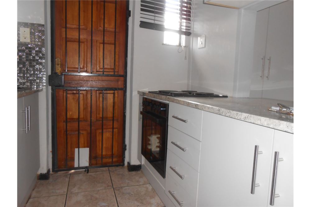 Residential - House - Eersterust, Gauteng - South Africa - 11 - 1031414129-89