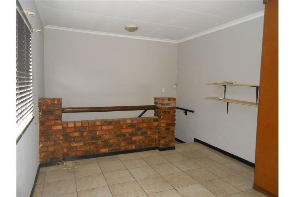Residential - House - Eersterust, Gauteng - South Africa - 24 - 1031414129-89