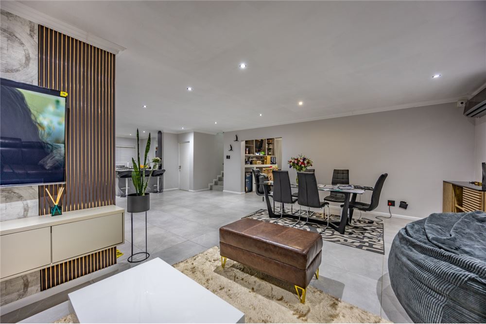 Residential - House - Willow Acres Estate, Gauteng - South Africa - 5 - 1031414150-99