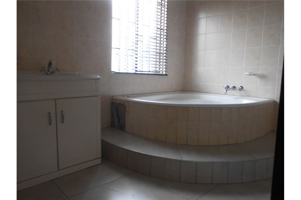Residential - House - Eersterust, Gauteng - South Africa - 29 - 1031414129-89