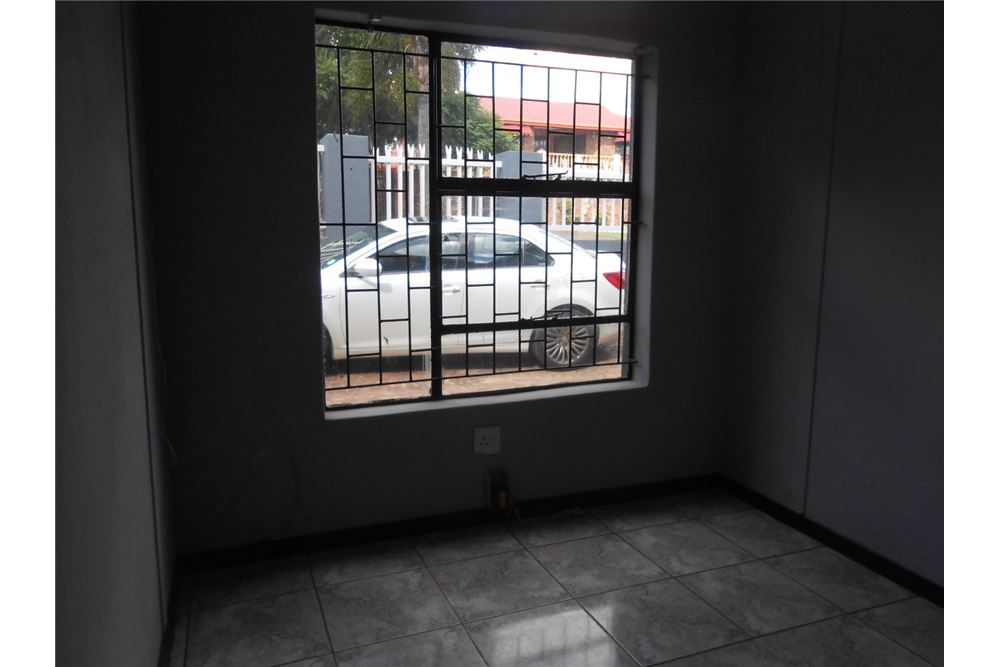 Residential - House - Eersterust, Gauteng - South Africa - 14 - 1031414129-89