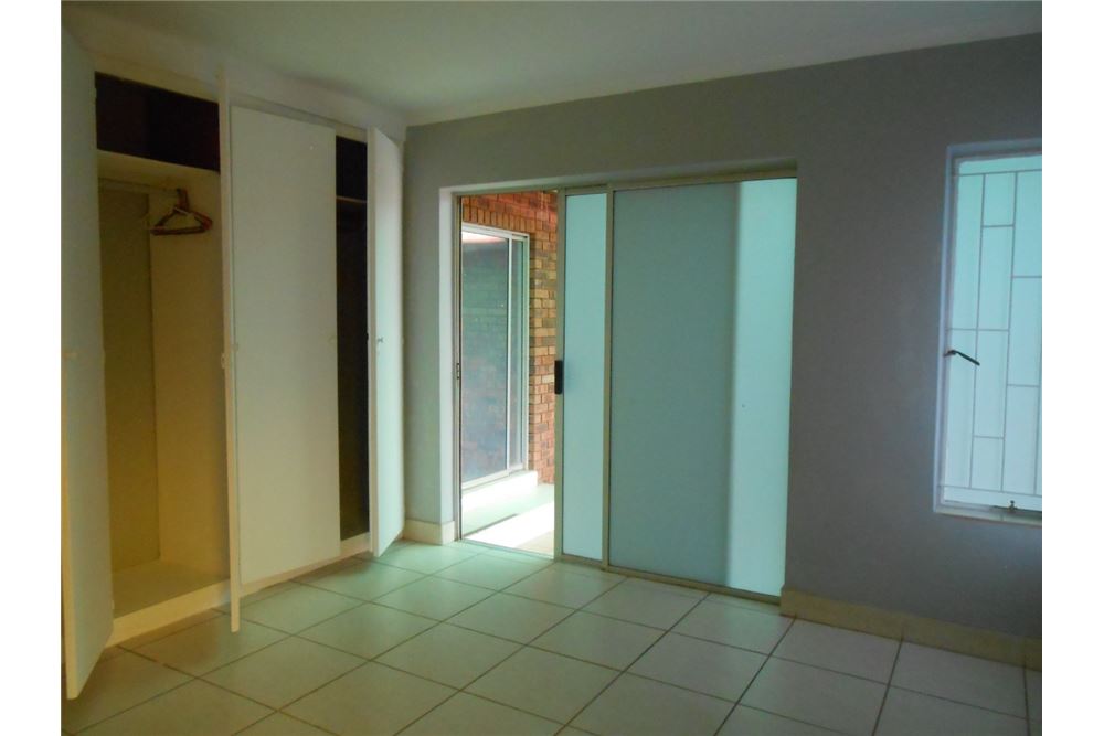 Residential - House - Garsfontein, Gauteng - South Africa - 9 - 1031414129-88
