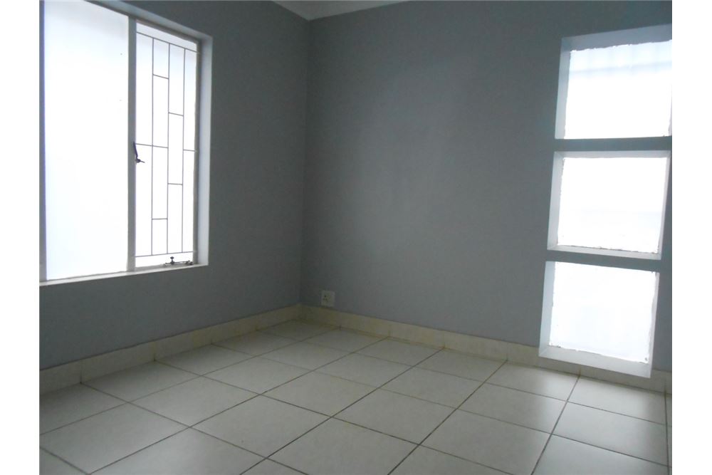 Residential - House - Garsfontein, Gauteng - South Africa - 16 - 1031414129-88