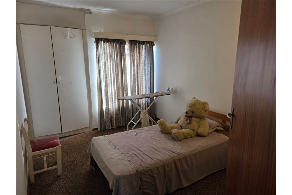 Residential - House - Theresapark, Gauteng - South Africa - 25 - 1031414013-134