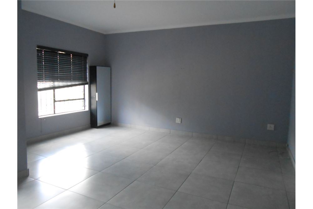 Residential - House - Eersterust, Gauteng - South Africa - 28 - 1031414129-89