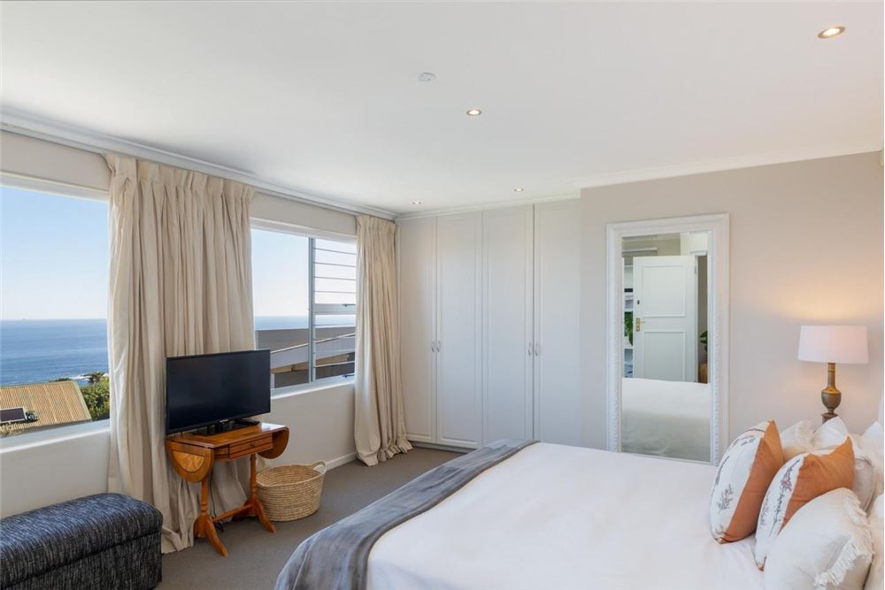 Residential - House - Camps Bay, Western Cape - South Africa - 16 - 1031426029-42