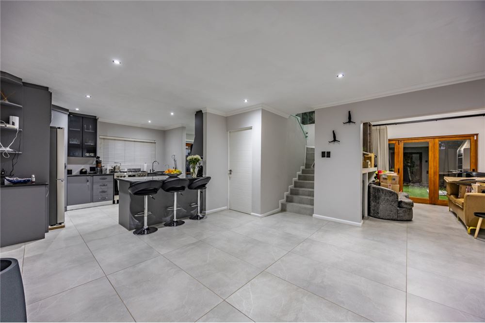 Residential - House - Willow Acres Estate, Gauteng - South Africa - 8 - 1031414150-99