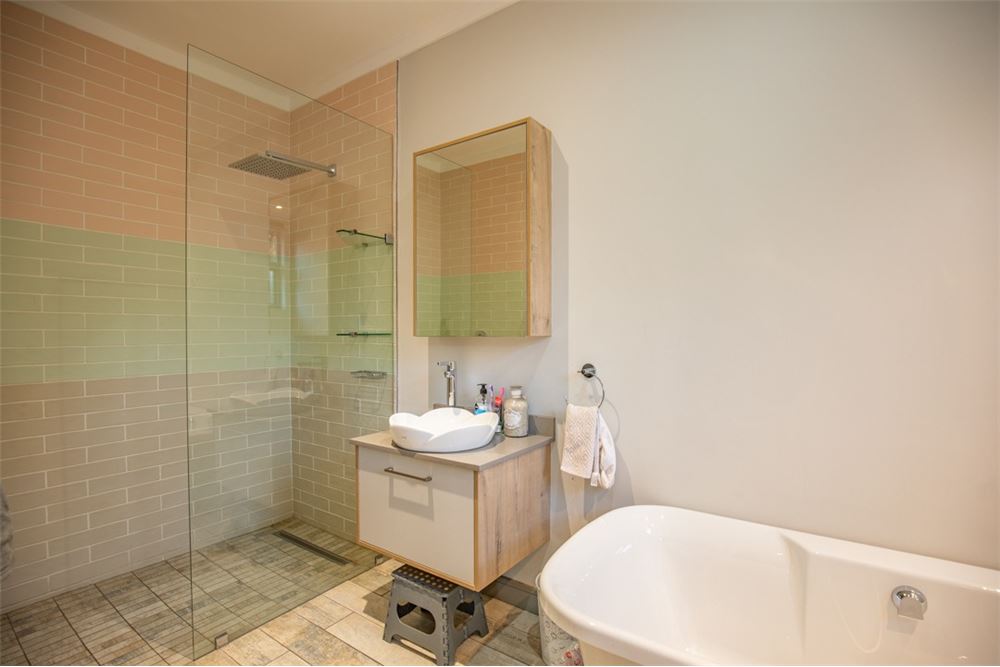 Residential - House - Waterkloof, Gauteng - South Africa - 67 - 1031414150-79