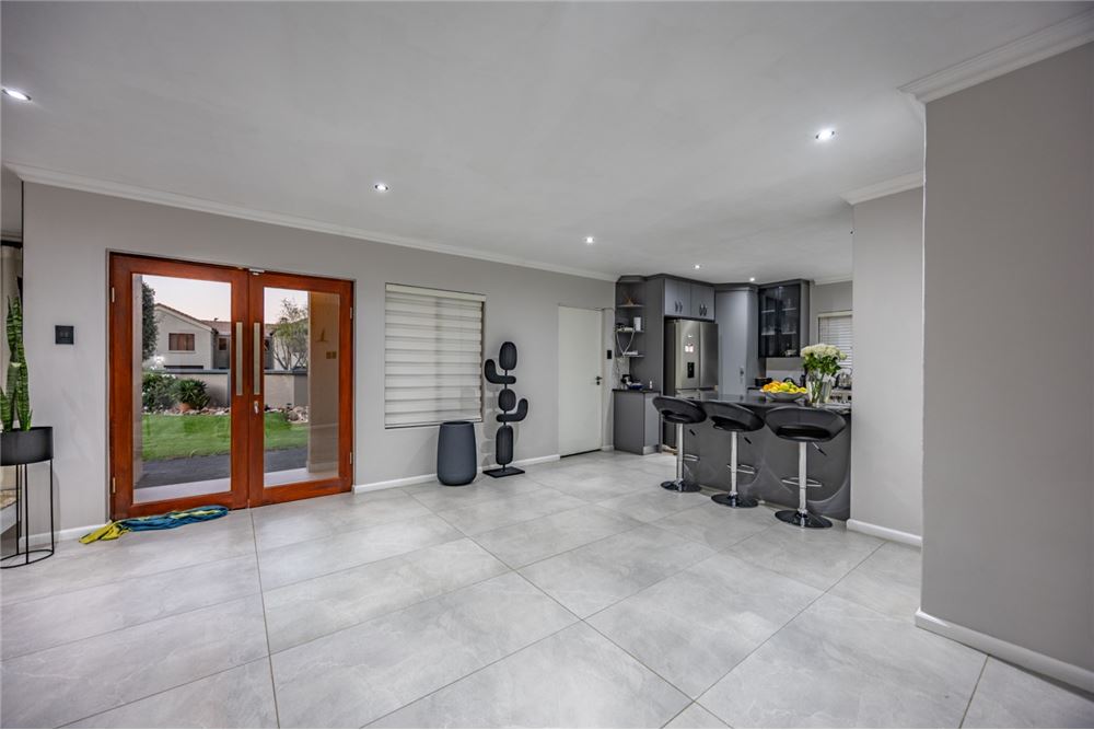 Residential - House - Willow Acres Estate, Gauteng - South Africa - 10 - 1031414150-99