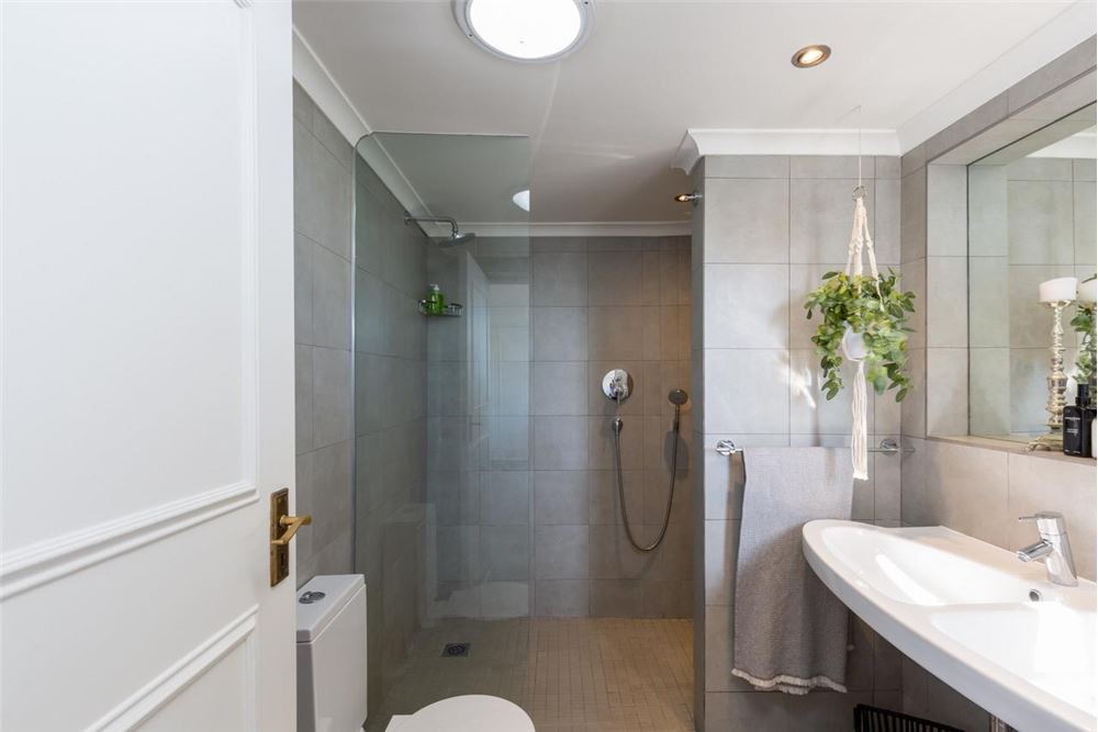 Residential - House - Camps Bay, Western Cape - South Africa - 48 - 1031426029-42