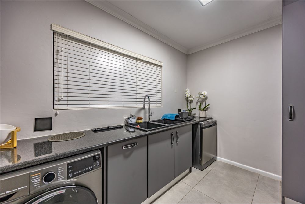 Residential - House - Willow Acres Estate, Gauteng - South Africa - 17 - 1031414150-99