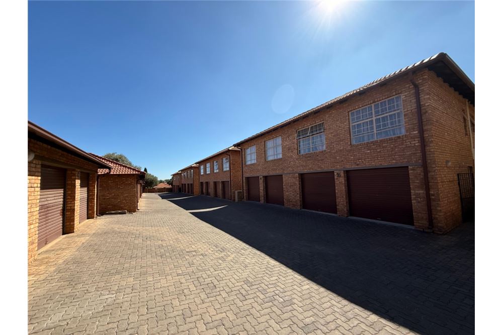 Residential - Townhouse - Oukraal Estate, Gauteng - South Africa - 23 - 1031414150-103