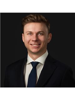 Cam Sanderson - RE/MAX Advantage Sanderson Realty Brokerage