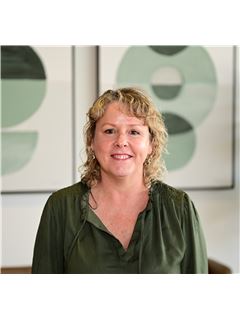 Associate - Kathryn Baxter - REMAX Regency