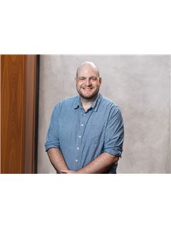 Office Administrator - Simon Jensen - REMAX Success