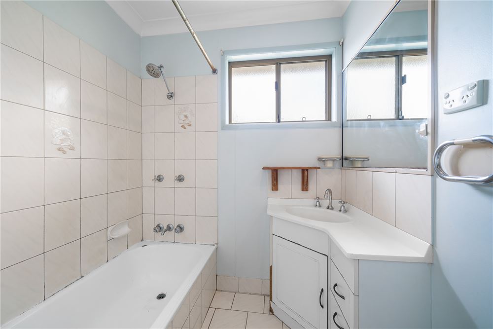 Residential - House - Kingsthorpe, Australia - Australia - 13 - 1043167021-1310