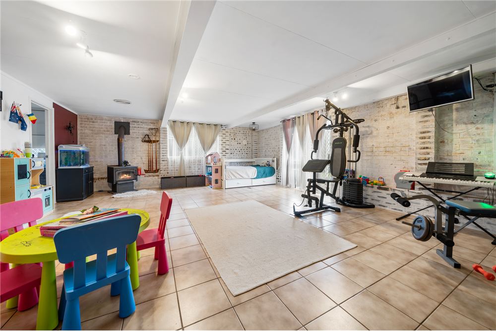 Residential - House - Darling Heights, Australia - Australia - 13 - 1043167004-150