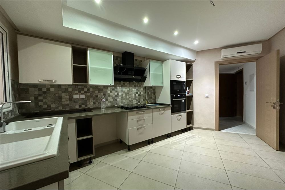 Appartement S+4 à vendre à Ennasr