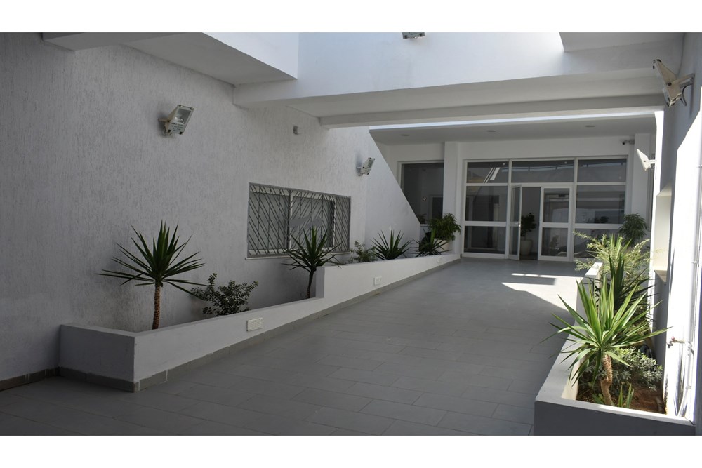 A Vendre un bureau polyvalent à el Mghira