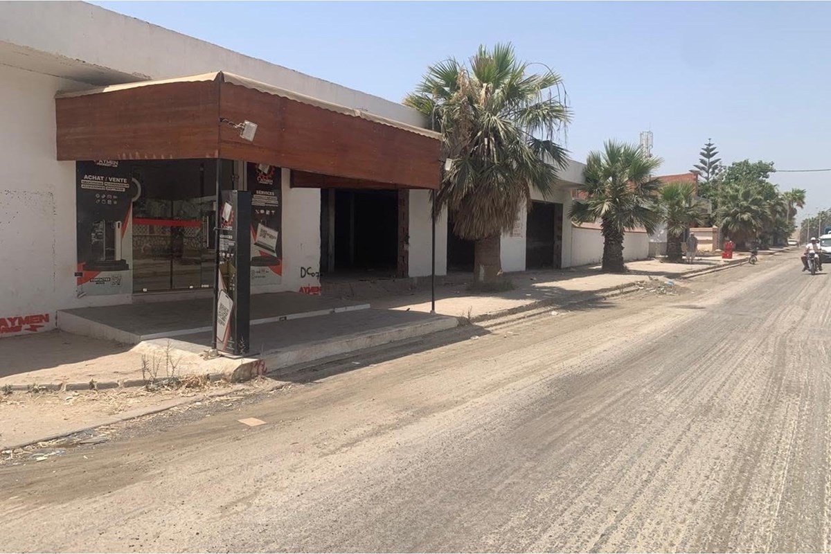 Locaux commerciaux R+4 sur route principale Korba