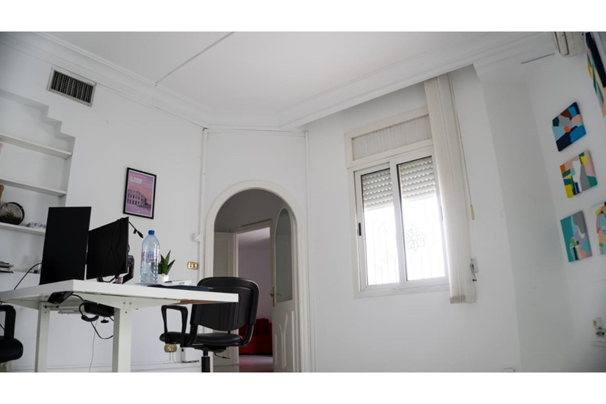Siège d'entreprise de 760 m² au Lac I