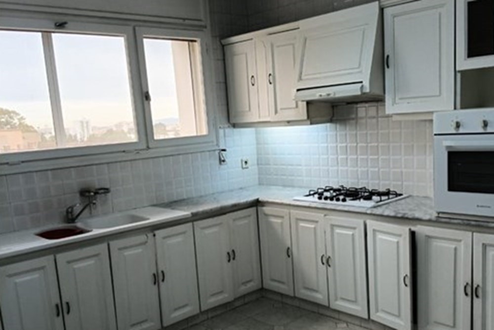 A louer Appartement S+4 à Cité Mahrajène