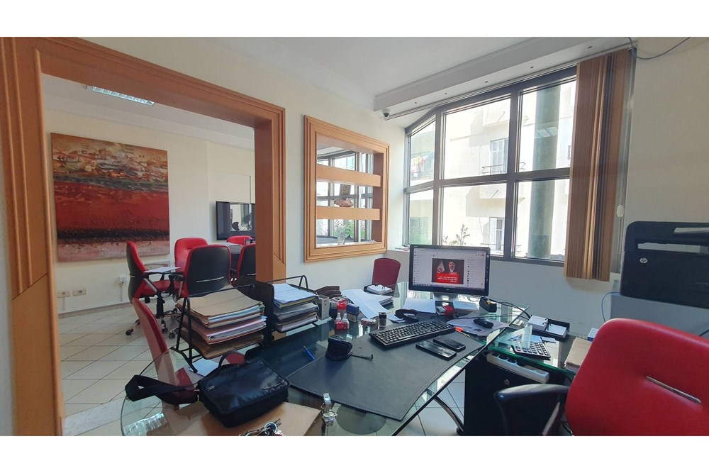 A vendre bureau Hall + 3