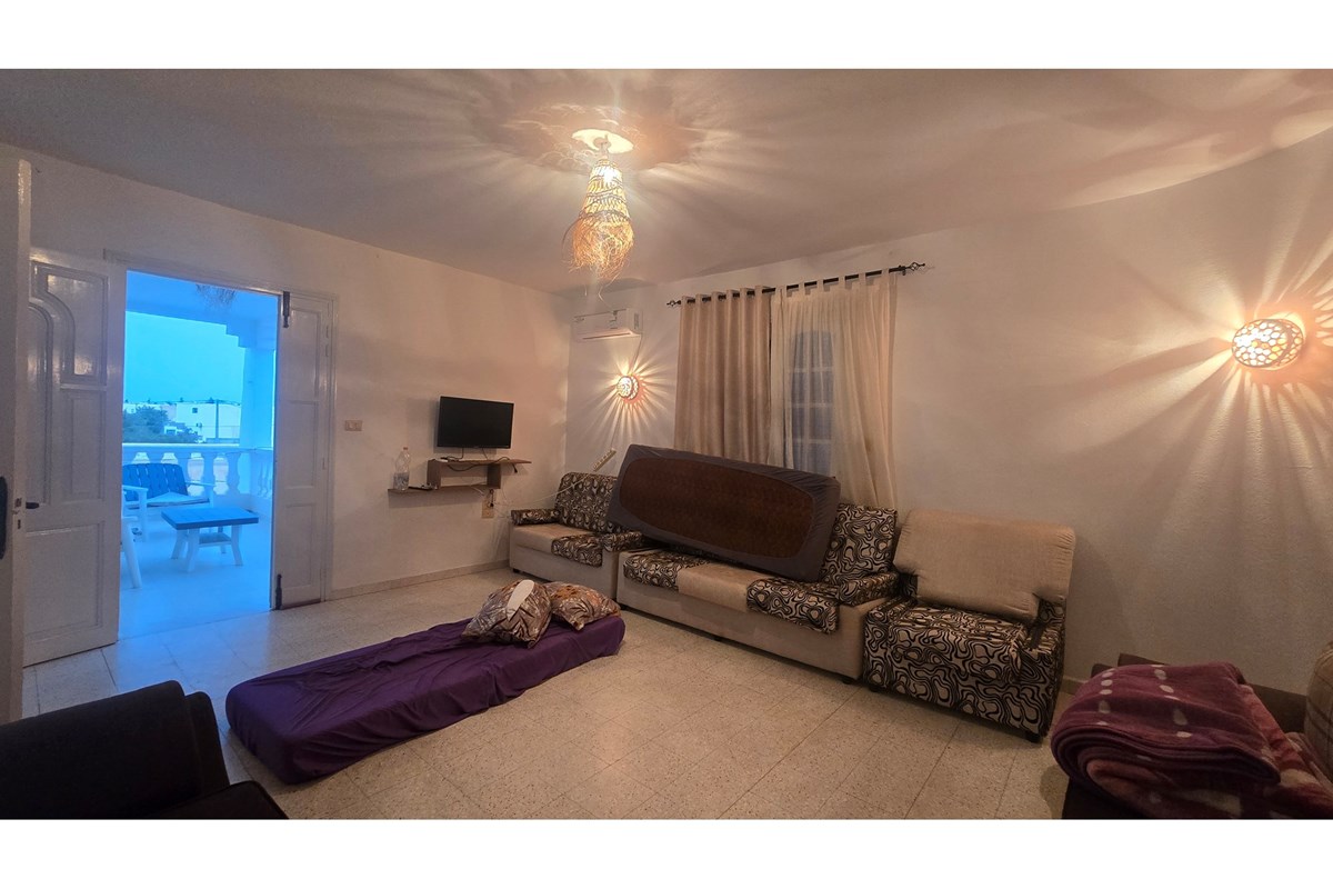 Appartement S+3 meublée à louer à Houmt Souk