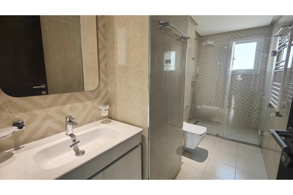 A vendre - Appartement S+3 neuf de 175,05 m²