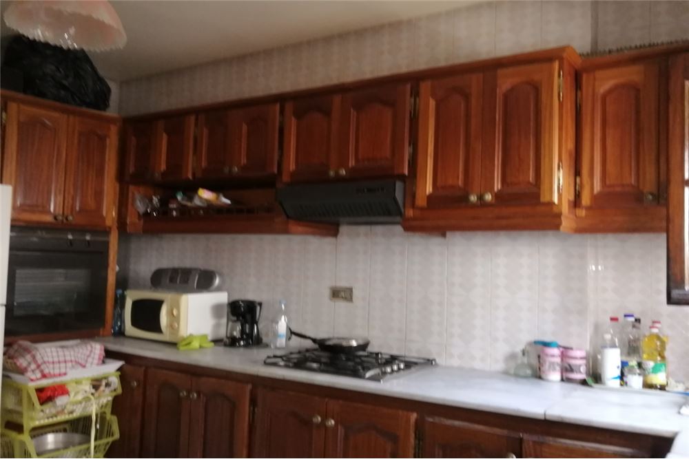 A vendre villa de 2 niveaux à Mutuelle ville.